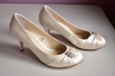 LADIES DEBUT IVORY SATIN
