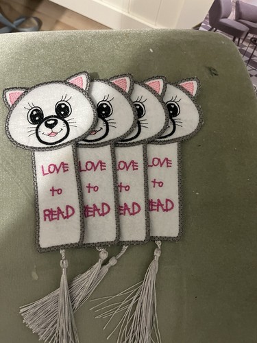 Cat bookmark machine - cat,