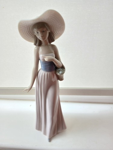 Lladro nao girl - nao, with