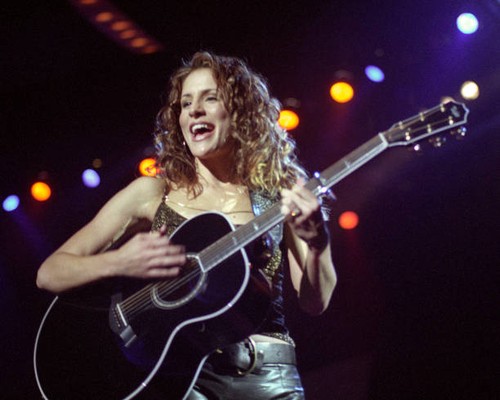 Emily robison performing dixie - emily,