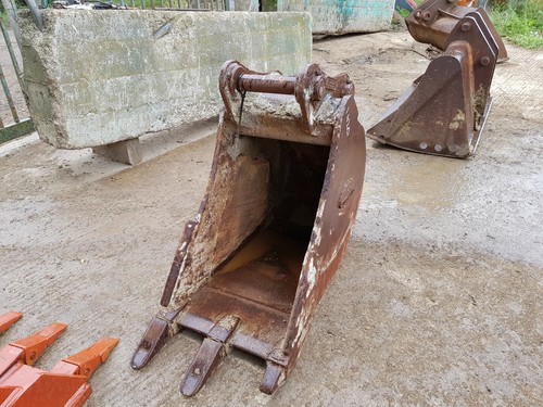 600mm excavator digging - 600mm,