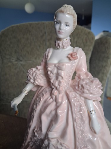 Coalport figure madame - madame, de