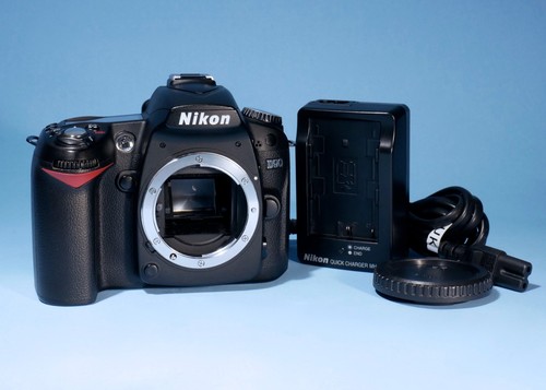 Nikon d90 dslr - nikon,