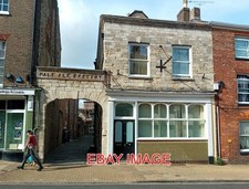 PHOTO  ARCHWAY TO THE PALE ALE