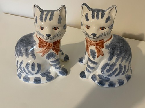 Pair handpainted blue and - handpainted,