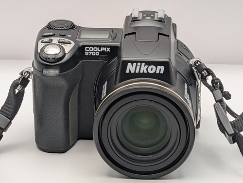 Nikon coolpix 5700 please read - 5700,