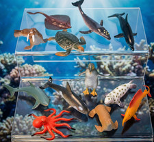 12 plastic sea creatures