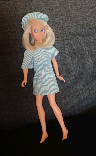 Vintage 1980s jem - doll, in