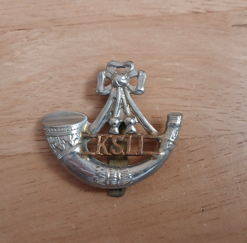 Cap badge kings shropshire - kings,