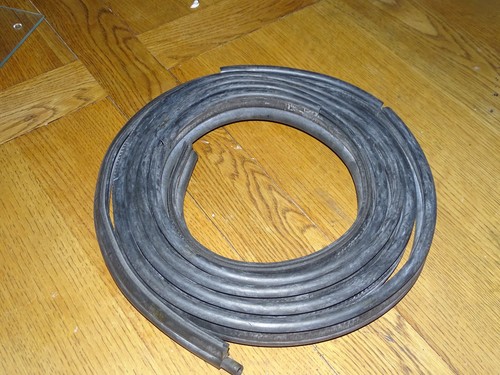 Saab 900 classic rubber seal - 900,
