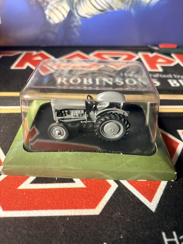 Hachette diecast tractor model - hachette,