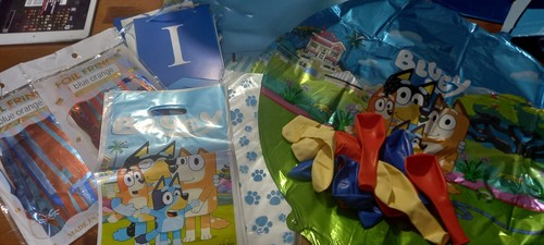Bluey birthday party supplies - bluey,