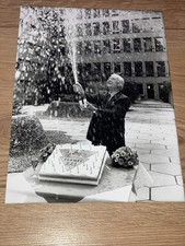 Edward Woodward press photo