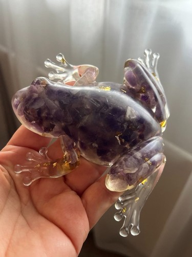 Amethyst frog figurine - frog, crystal