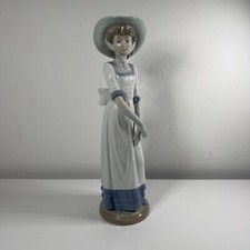 Nao Lladro Figurine Country