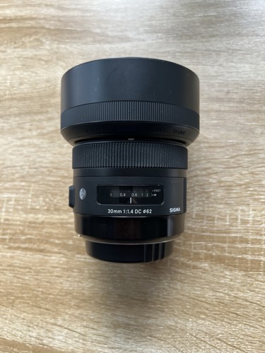 Sigma 30mm 4 hsm - dc,