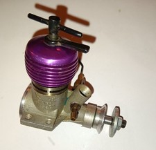 SILVER SWALLOW 1.49cc model plane diesel engine, rare colour and capacity.