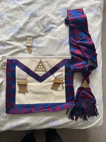 Royal arch chapter - royal,