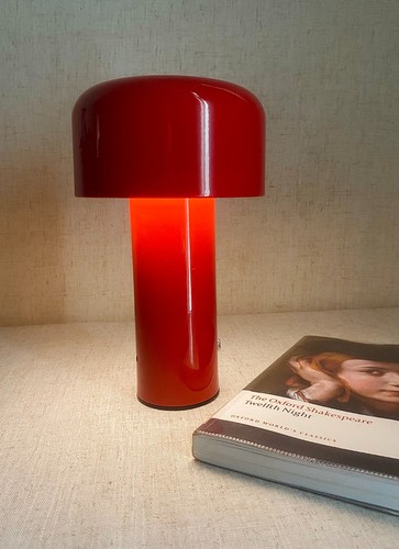 Modern cute portable table - modern,