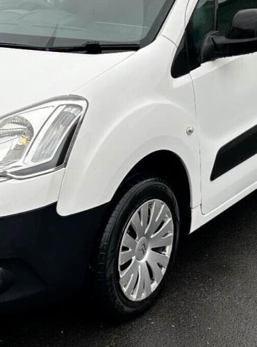 Citroen berlingo wing - in, white