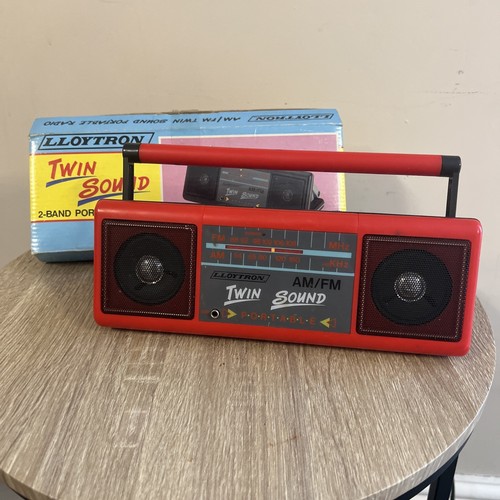 Lloytron portable radio red - lloytron,
