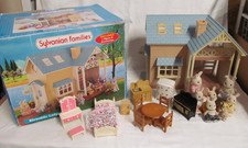 Sylvanian Families - Riverside Lodge + 7 rabbits figures & Furnitures  Pre-owned