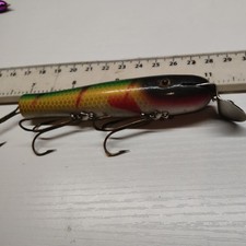  RARE,VINTAGE,WOODEN, LUCKY STRIKE-- PIKIE-PIKE ,SALMON, BASS FISHING LURE