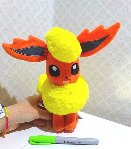 Official tomy eevee flareon - official,