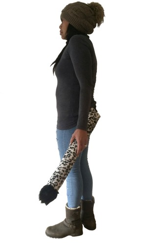 Snow leopard animal - snow, faux