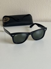 Ray-Ban Wayfarer Sunglasses -