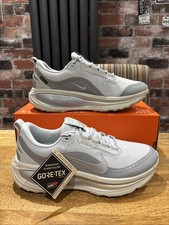 UK 8 US 9 - Nike Vomero 18