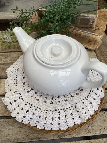 Sam squito white teapot - sam,