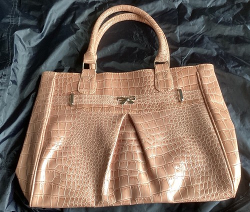 Avon adrienne croc - adrienne,