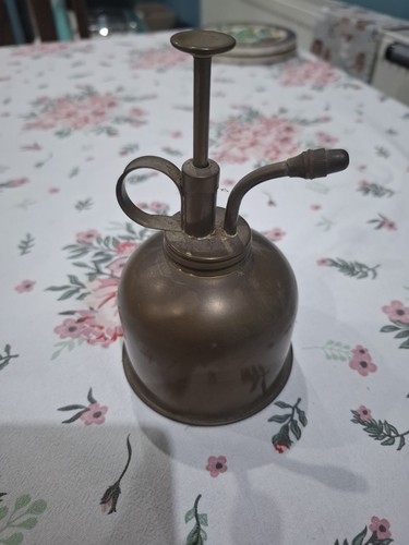 Vintage pump can thumb - pump,
