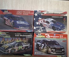 4 Revell Snaptite Cars 1/32