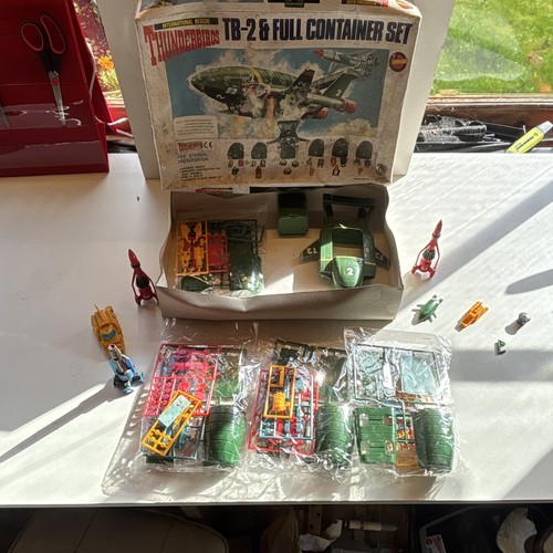 And full container set - container,