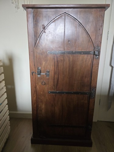 Monks closet solid wood - solid,