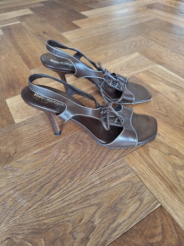 Russell bromley brown - russell, &