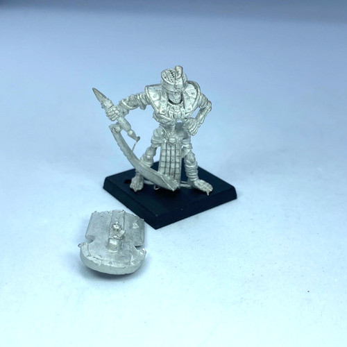 Classic metal tomb guard - metal,