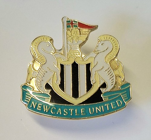 Retro newcastle united pin - retro,