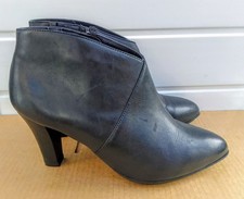 FOOTGLOVE SIZE 7 WIDER FIT