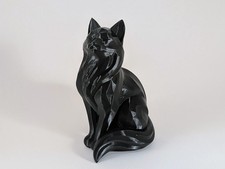 Low Poly Cat Sculpture Desk