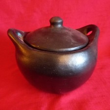 STUNNING 'TIERRA NEGRA' CASSEROLE COOKING POT, FIRED CLAY
