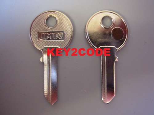 Classic vintage car - vintage, keys