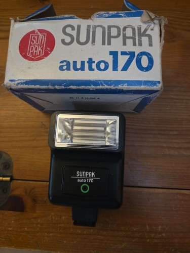 Sunpak auto 170 camera mounted - 170,