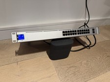 Ubiquiti Networks UniFi USW24POE 24-Port Rack-Mountable Ethernet Switch