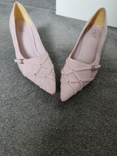 Women's Light Pink Suede Kitten Heels Size 7