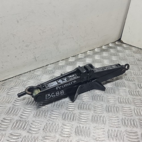 Nissan primera p12 tool kit - nissan,