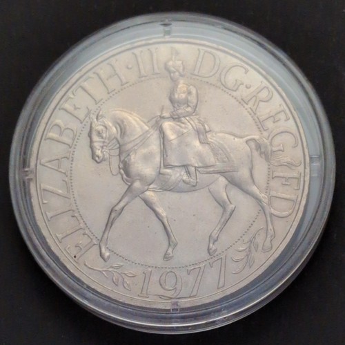 1977 silver jubilee crown - silver,