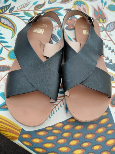 Ladies size black leather - size,